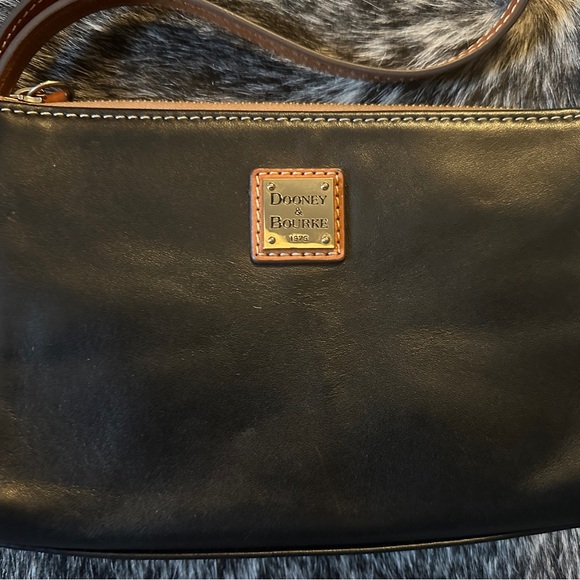 Dooney & Bourke Black Leather Shoulder Bag - Picture 3 of 7